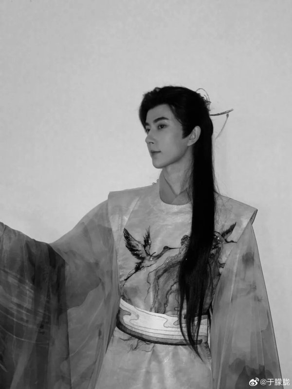 红海优配 于朦胧因饮酒意外坠楼，律师：同饮者或需担责